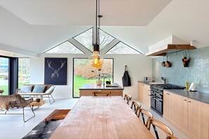 Fridge, microwave, oven, stovetop - Luxury Villa with Garden & Zipline (La Roche-en-Ardenne)