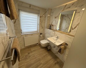 Shower - behagliche Ferienwohnung in Elstra (Elstra)