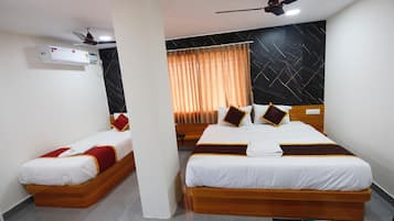 Deluxe Double Room | Minibar, free WiFi, bed sheets
