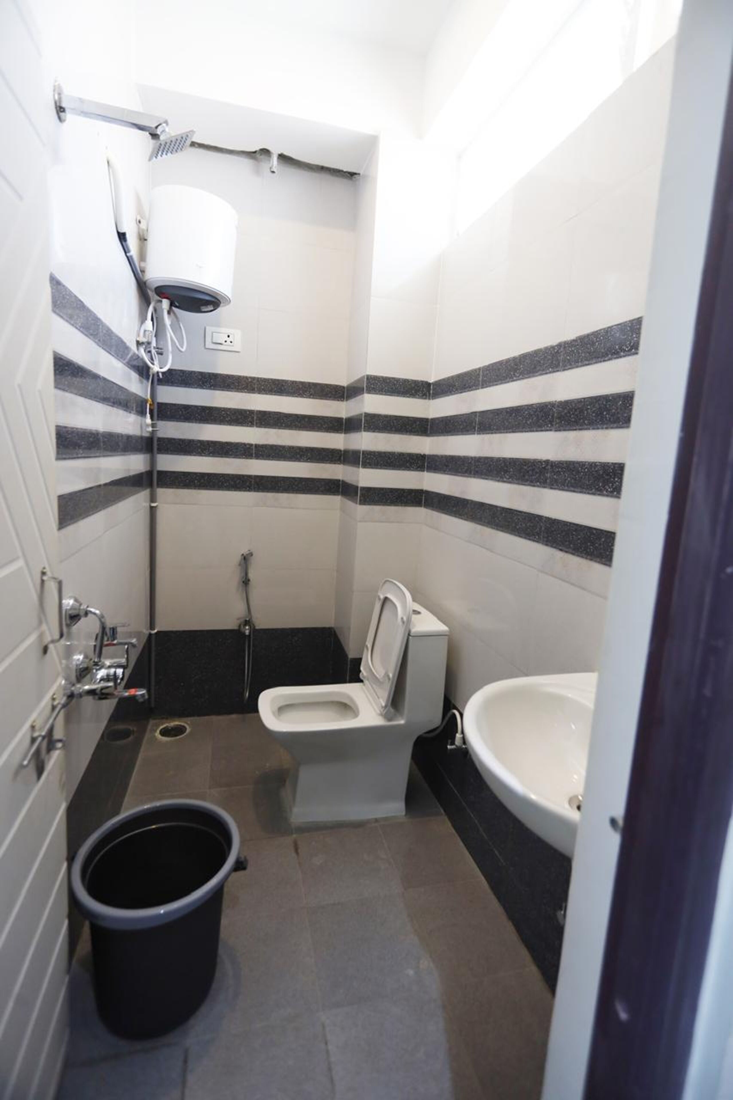 Ducha, toallas, jabón, shampoo