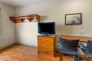 Interior - 1 Bed | ADA/RI Shower/Suite/Kitchen (Bossier City)