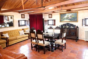 Interior - Medieval country house Señorío de Montero (Cenizate)