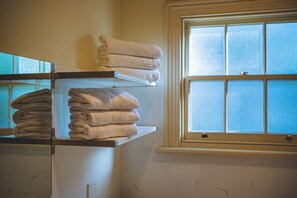 Interior - Federation style home, located in Southern Barossa Valley, next door to the pub. (Mount Pleasant)