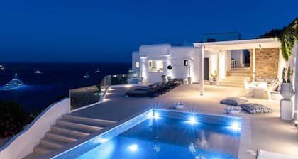 Villa Aquablue, Villa