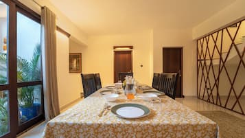 Deluxe Villa, Balcony | Dining