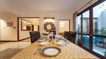 Deluxe Villa, Balcony | Tempat makan