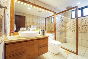 Deluxe-villa - balkon | Badeværelse