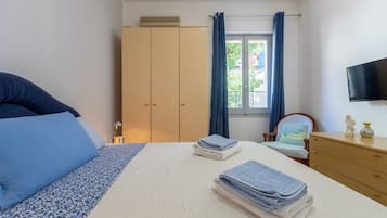 3 slaapkamers, een strijkplank/strijkijzer, wifi, beddengoed