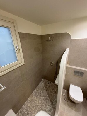 Shower, hair dryer, towels - 3 bedroom Villa in Harokopou - Koufonisia (Koufonisia)