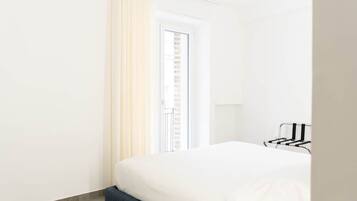 Bureau, Wi-Fi gratuit, draps fournis