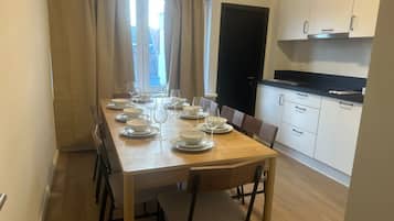 Apartemen Basic | Tempat makan