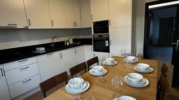Eenvoudig appartement | Dineren
