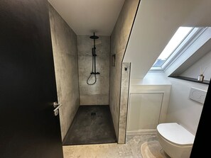 Eenvoudig appartement | Badkamer