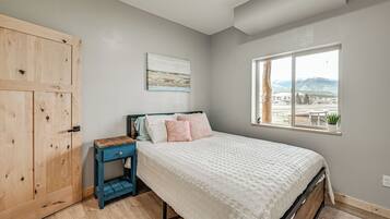 5 bedrooms, Internet, bed sheets