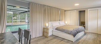 Legoland & Lakes Pool Home | Pet Friendly