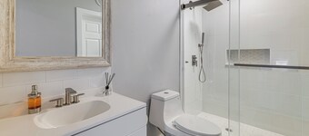 Legoland & Lakes Pool Home | Pet Friendly