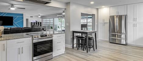 Coffee/tea maker, fridge, microwave, stovetop