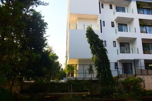 Hiên