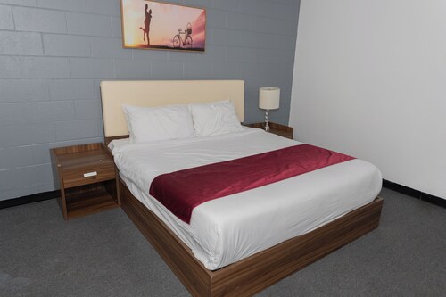 Modern Hotel Rooms in Winnipeg, Steps from McPhillips Casino, Great Value