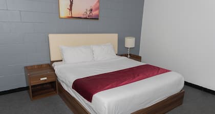 Modern Hotel Rooms in Winnipeg, Steps from McPhillips Casino, Great Value