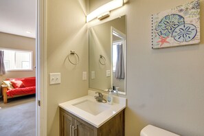 Bathroom - 'Stargazer's Delight' in the Ozarks: Country Cabin (Richland)