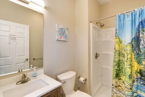 Towels - 'Stargazer's Delight' in the Ozarks: Country Cabin (Richland)
