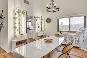 Dining - Hot Tub, Pool & SoCal Sunsets: San Diego Area Home (Spring Valley)