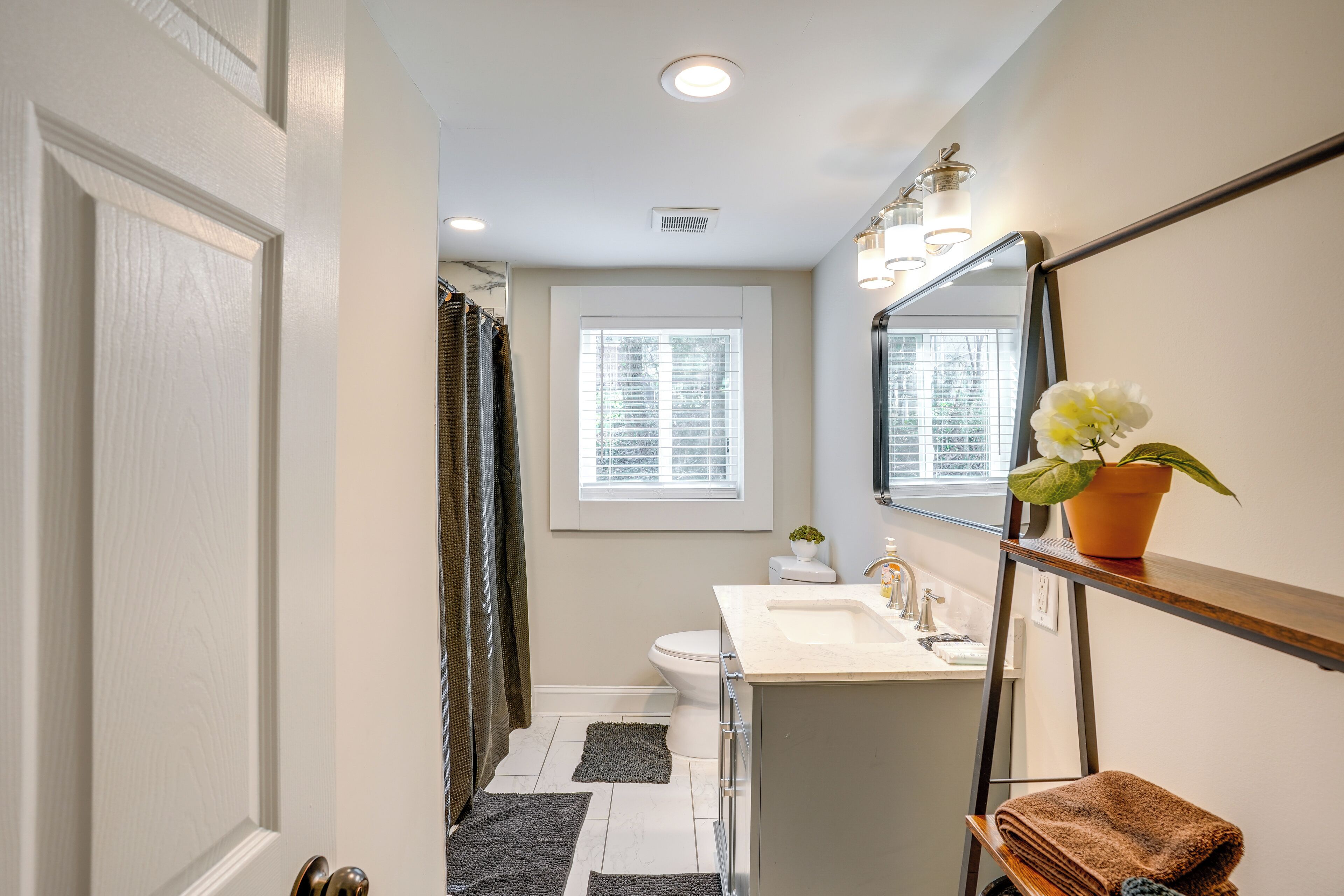 Hair dryer, towels