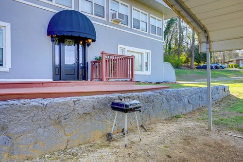 1 Mi to SAU: Collegedale Apt w/ Shared Yard!