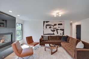 TV, fireplace, books - 3 Mi to Beach From 'The Harbor Collective' (New Buffalo)