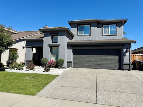 Exterior. Spacious Modern 4BR Home-Family-Friendly Stay, Near Airport