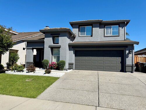 Spacious Modern 4BR Home-Family-Friendly Stay, Near Airport