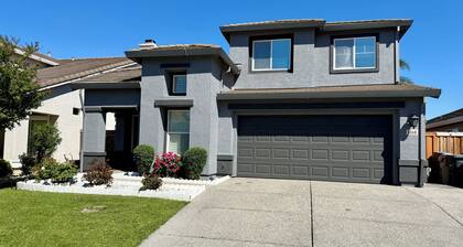 Spacious Modern 4BR Home-Family-Friendly Stay, Near Airport
