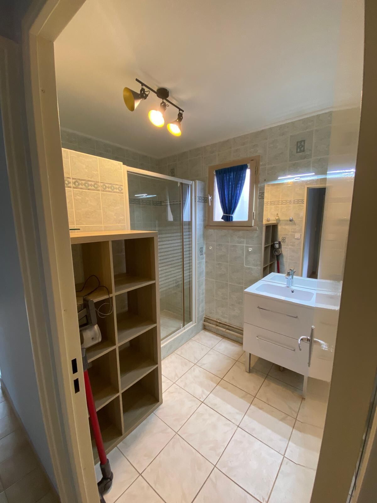 Shower, hair dryer