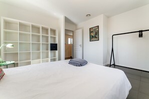 3 chambres, fer et planche Ă repasser, Wi-Fi, draps fournis