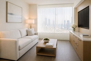 Comfort Double Room | Living area - Silverleaf Stays (Toronto)