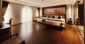 Phòng dành cho gia đình | Bộ đồ giường cao cấp, két bảo mật tại phòng