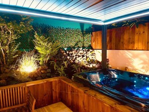 Outdoor spa tub - Private Jacuzzi - Jardin secret des Tamarins (Saint-Paul)