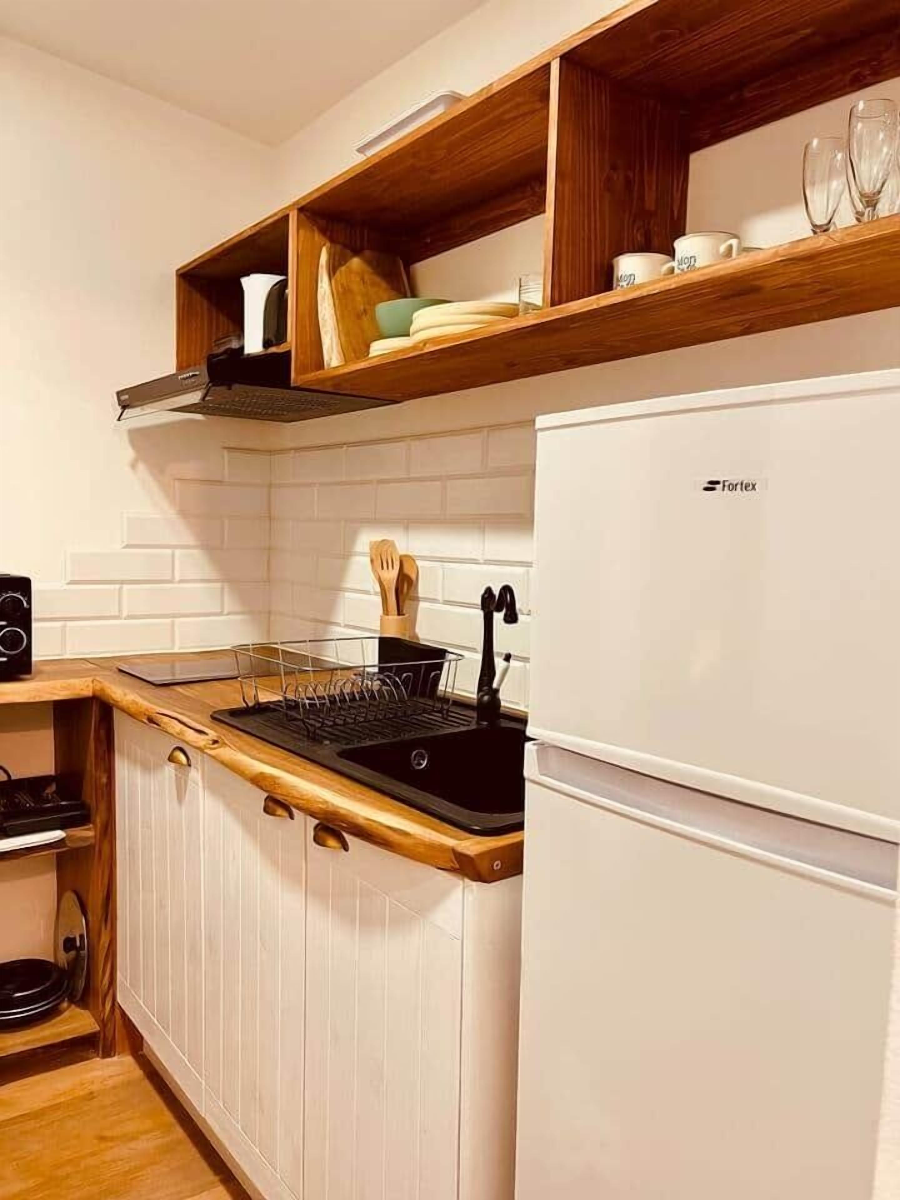 Refrigerador, microondas, horno y tostadora 