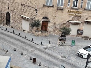 Front of property – evening/night - ŞEHRİZADE KONAK OTEL (Mardin)