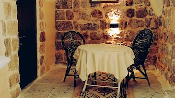 Comfort Triple Room | Living area