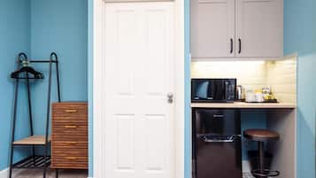 Comfort Double Room, 1 King Bed | Interior