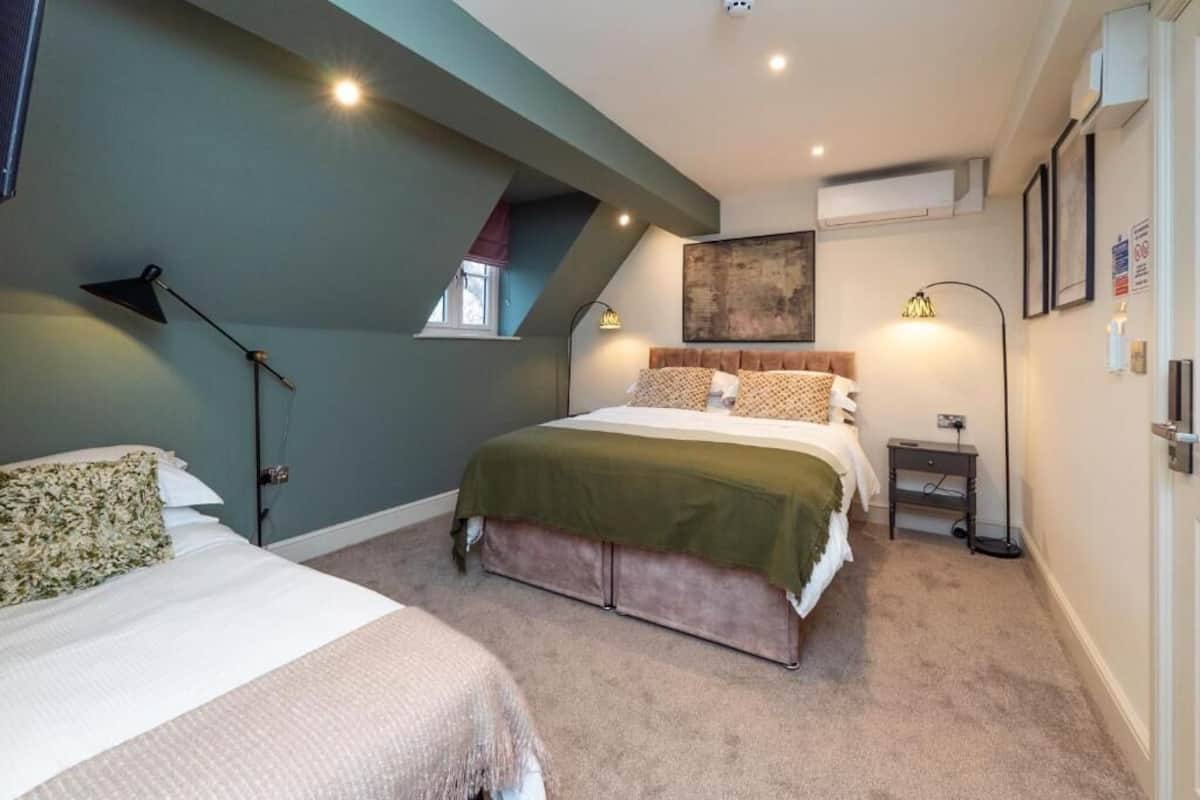 Deluxe Triple Room, Garden View