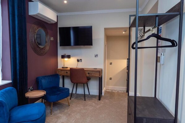 Deluxe Double Room | Interior - The Station at Shustoke (Birmingham)