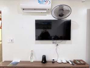 Kolmen hengen deluxe-huone, kaupunkinäköala | Sisätilat