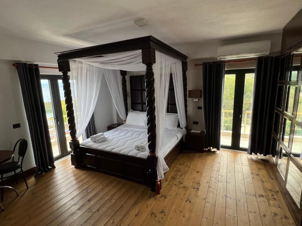 Deluxe Double Room, Balcony, Lake View | Free WiFi