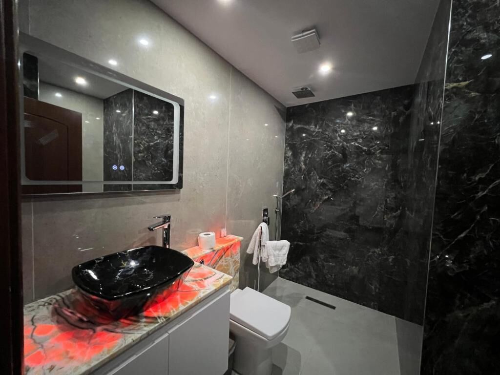 Doppia Deluxe, balcone, vista lago | Bagno