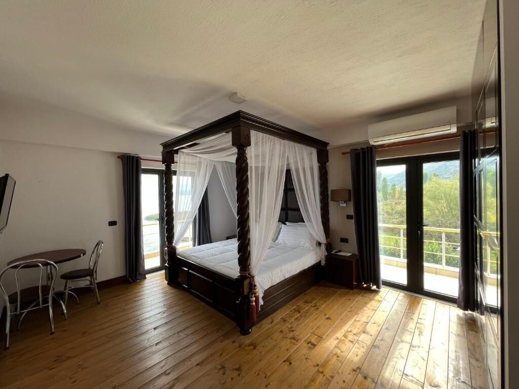 Dobbeltrom – deluxe, balkong, utsikt mot innsjø