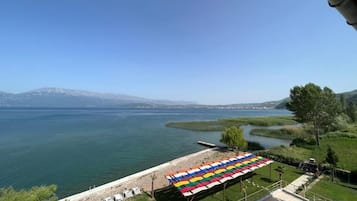 Doppelzimmer, Balkon, Seeblick | UnterkunftsgelÀnde