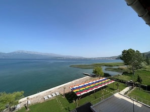 雙人房, 露台, 湖景 | 住宿地面